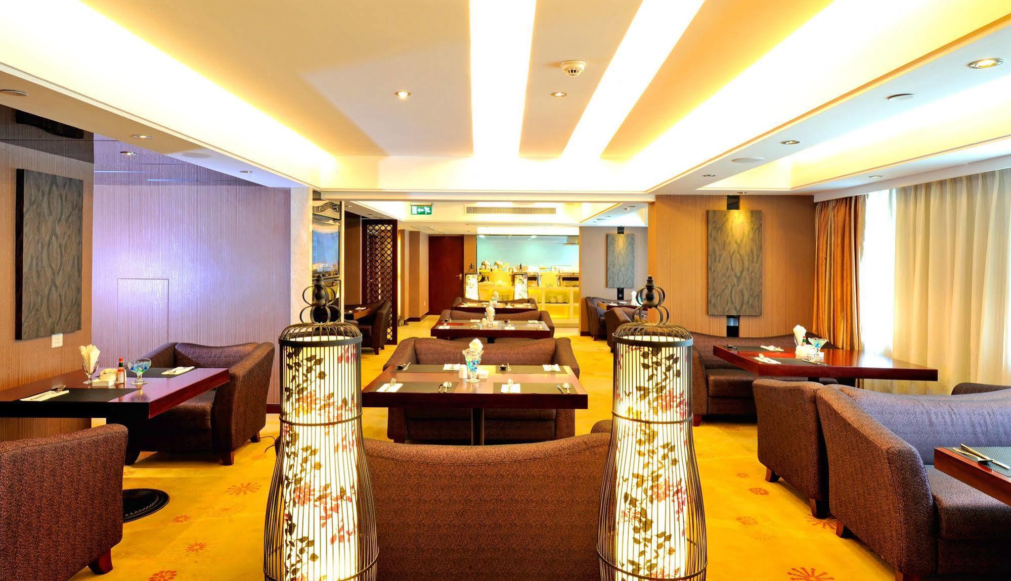 Hotel Beverly Plaza Macau Buitenkant foto